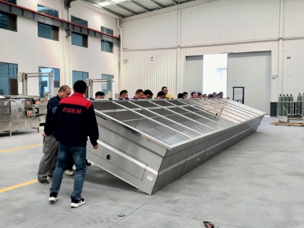 車間協(xié)作:一翻一折見齊心